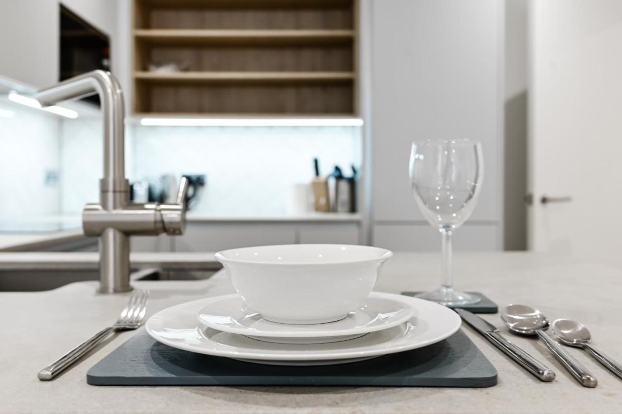 Khayat Homes - The Owelor - Two Bed London Kültér fotó